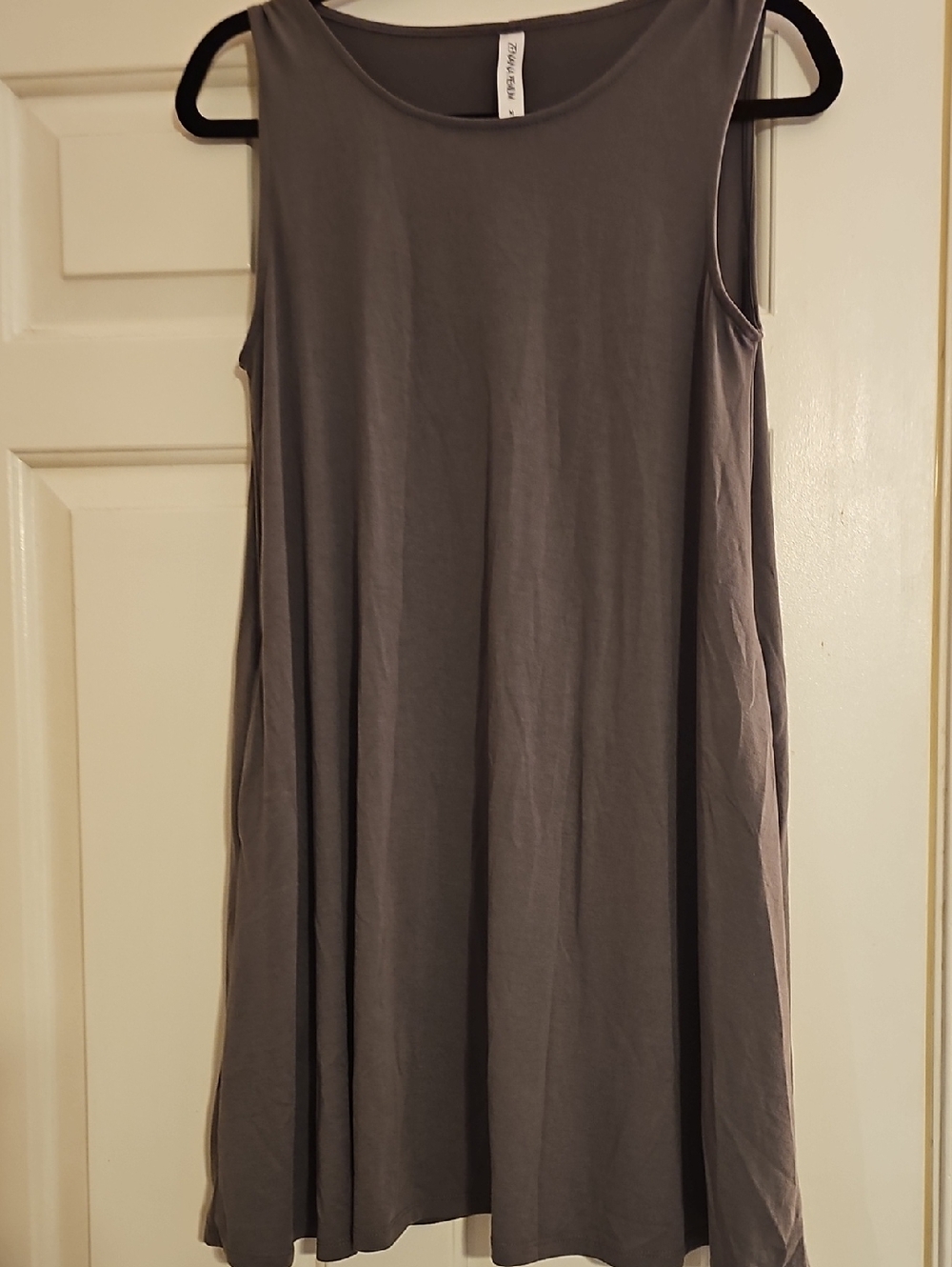 Zenana Outfitters Gray Scoop Neck Knit Top